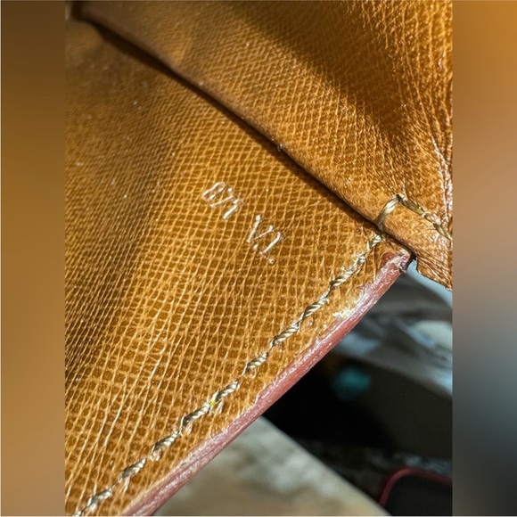 Louis Vuitton Epi St. Cloud PM with COA and Dust bag - Picture 4 of 15